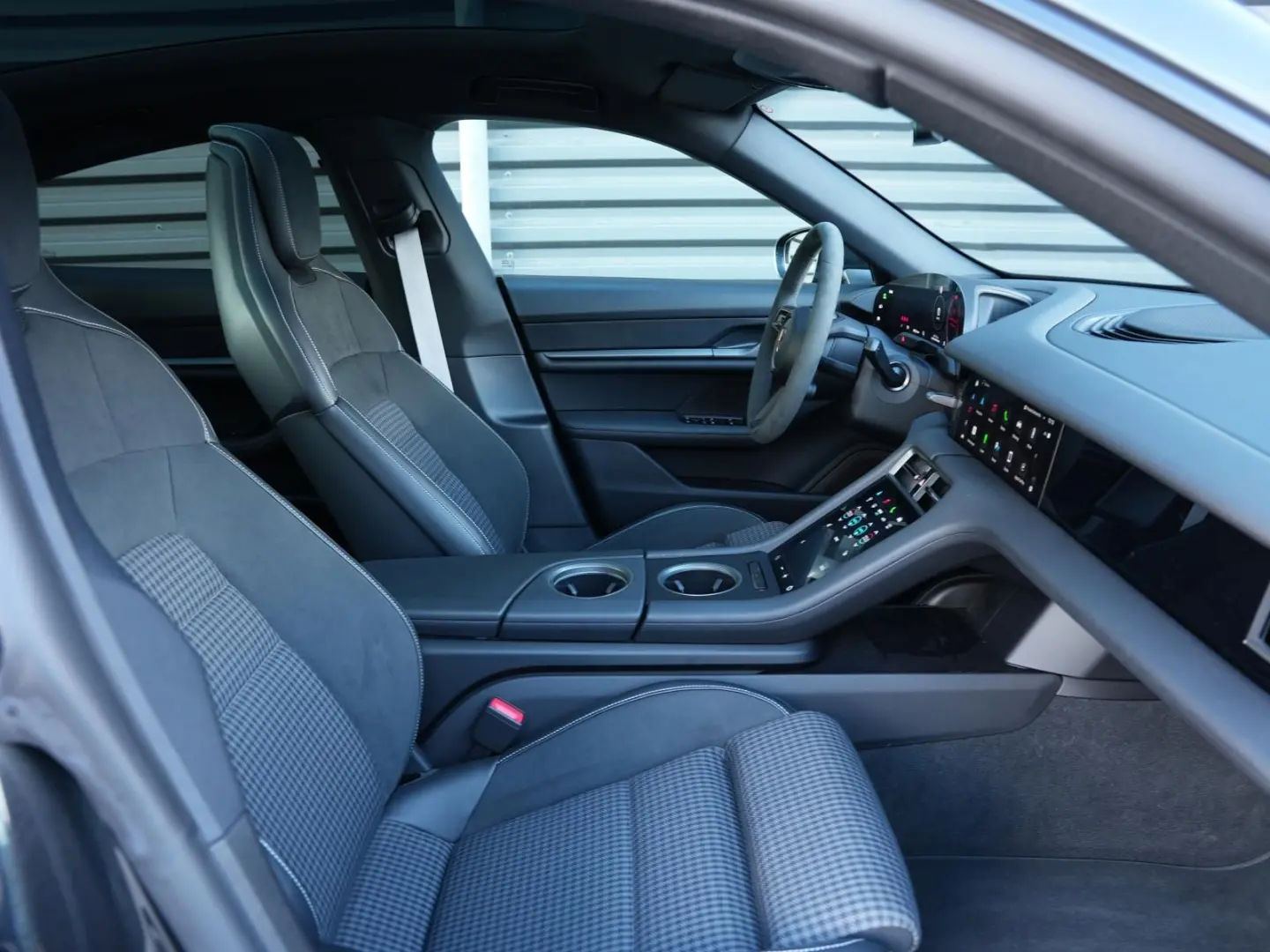 Taycan Keyless Surround-View HA-Lenkung BOSE Pan