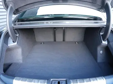 Taycan Keyless Surround-View HA-Lenkung BOSE Pan