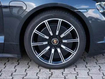 Taycan Keyless Surround-View HA-Lenkung BOSE Pan