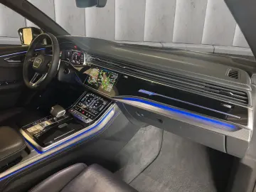 RSQ8 4.0 TFSI quattro Matrix Pan Keramik AHK B&O
