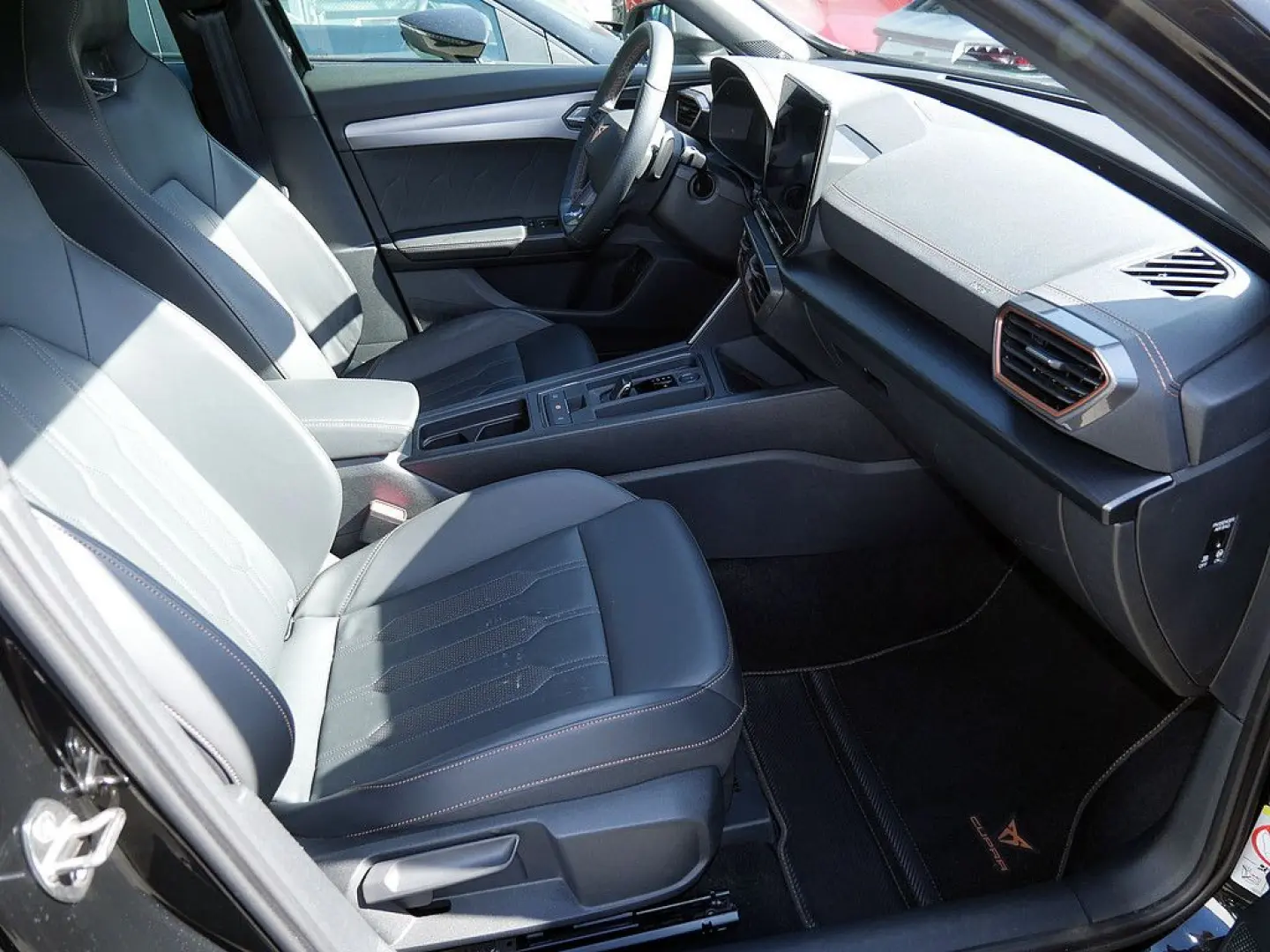 Formentor VZ5 2.5 TSI 4Drive PANO+ACC+KAMERA+SHZ