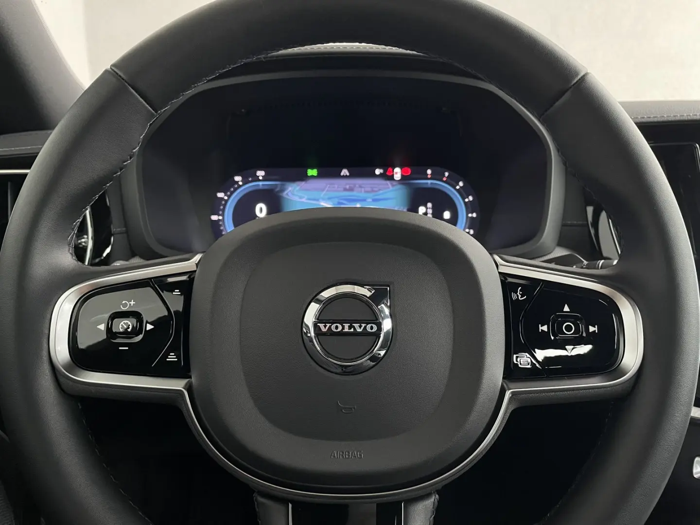 S60 ULTIMATE DARK*AWD*360° KAMERA*LED*HARMAN*