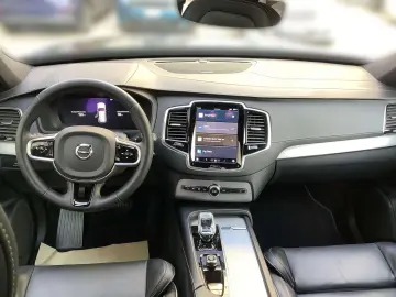 XC90 Plus Dark 7-Sitzer Plug-In Hybrid AWD