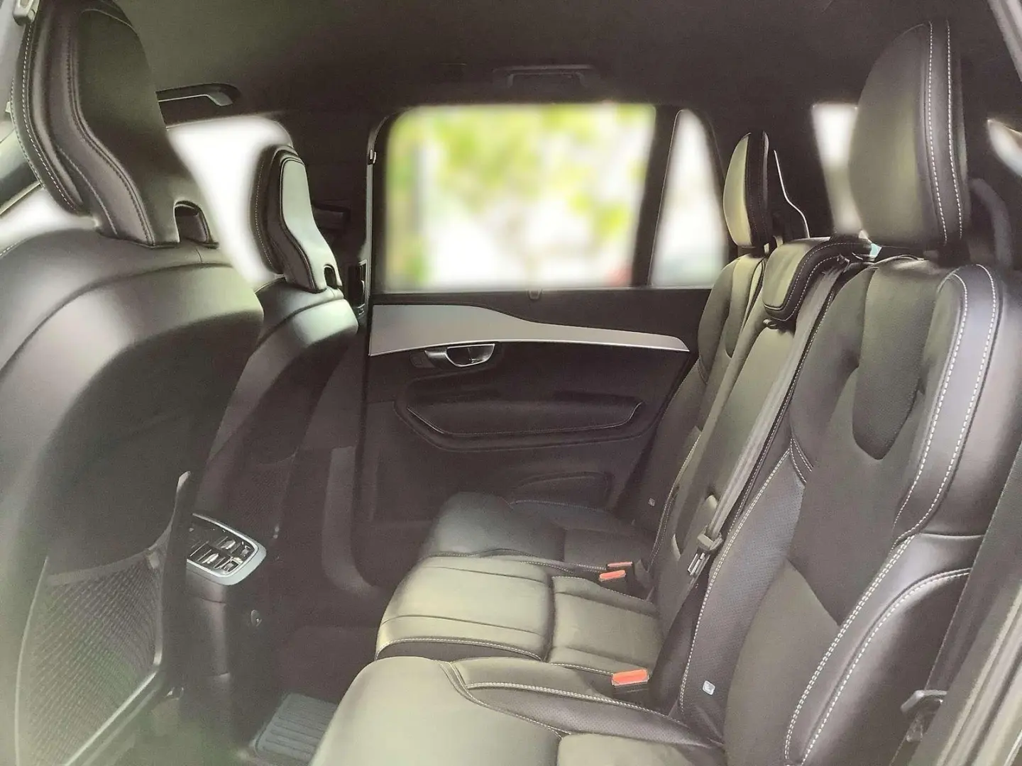 XC90 Plus Dark 7-Sitzer Plug-In Hybrid AWD