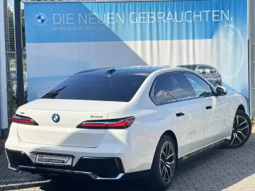 750e xDrive M Sport AHK PANO-SKY Massage Aut.Tür
