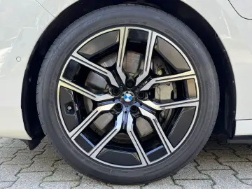 750e xDrive M Sport AHK PANO-SKY Massage Aut.Tür