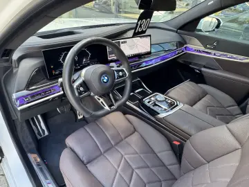 750e xDrive M Sport AHK PANO-SKY Massage Aut.Tür