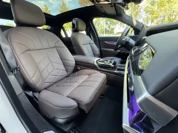 750e xDrive M Sport AHK PANO-SKY Massage Aut.Tür