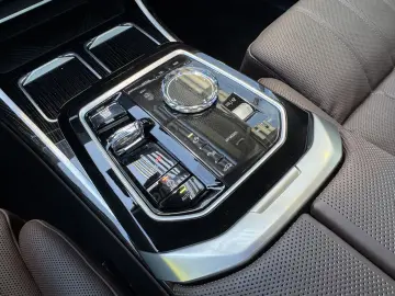 750e xDrive M Sport AHK PANO-SKY Massage Aut.Tür