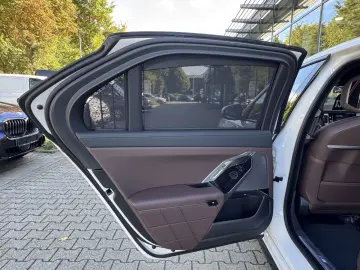 750e xDrive M Sport AHK PANO-SKY Massage Aut.Tür
