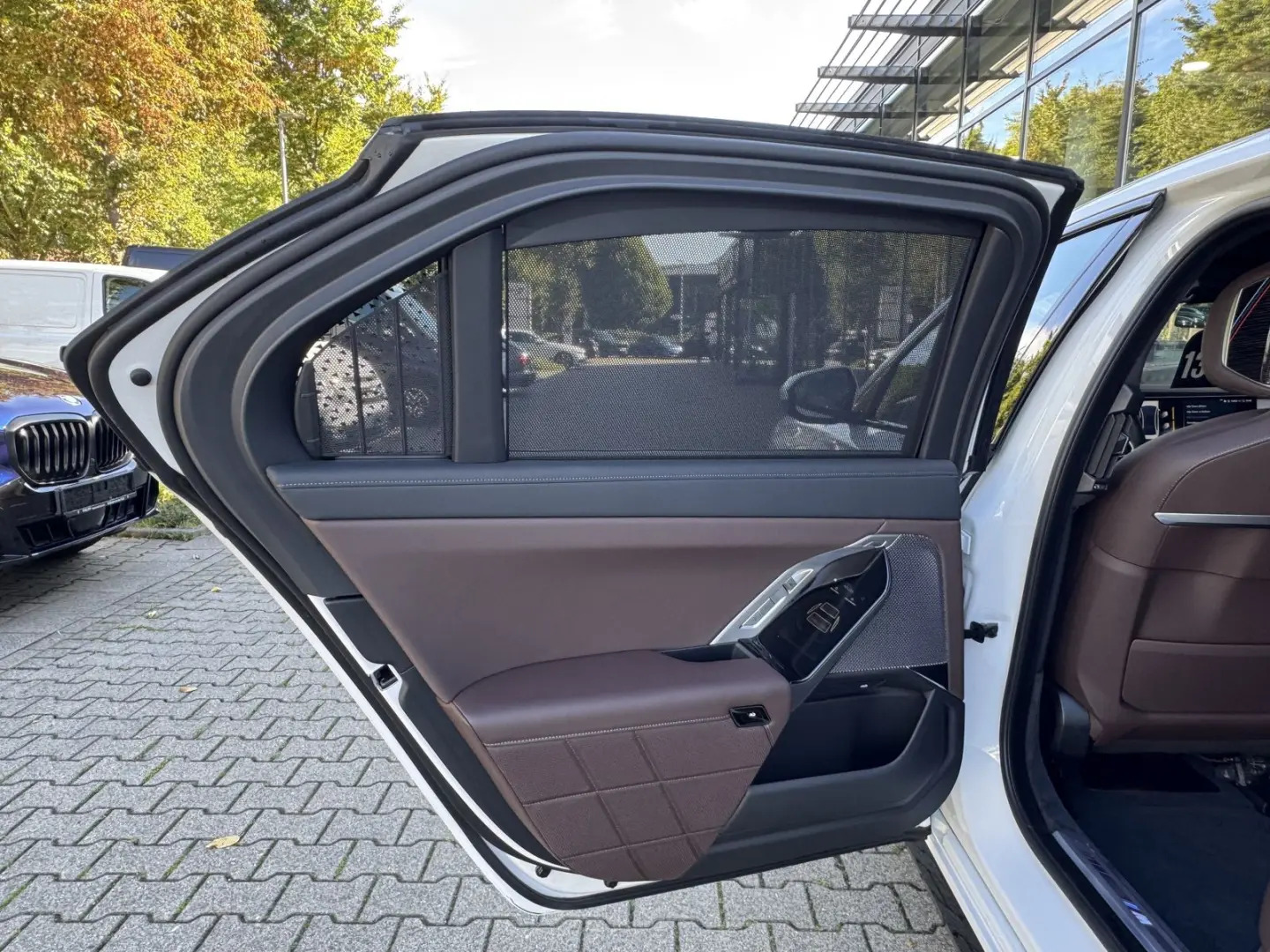 750e xDrive M Sport AHK PANO-SKY Massage Aut.Tür