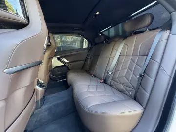 750e xDrive M Sport AHK PANO-SKY Massage Aut.Tür