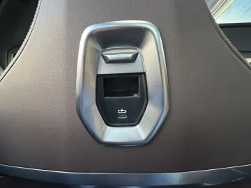 750e xDrive M Sport AHK PANO-SKY Massage Aut.Tür