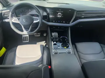 Touareg TDI R-Line AHK Adaptivfahrwerk HUD Pano