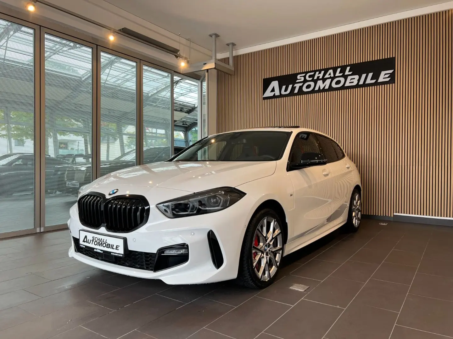 118i Edition Colorvision *M-SPORT/HUD/ACC/PANO*