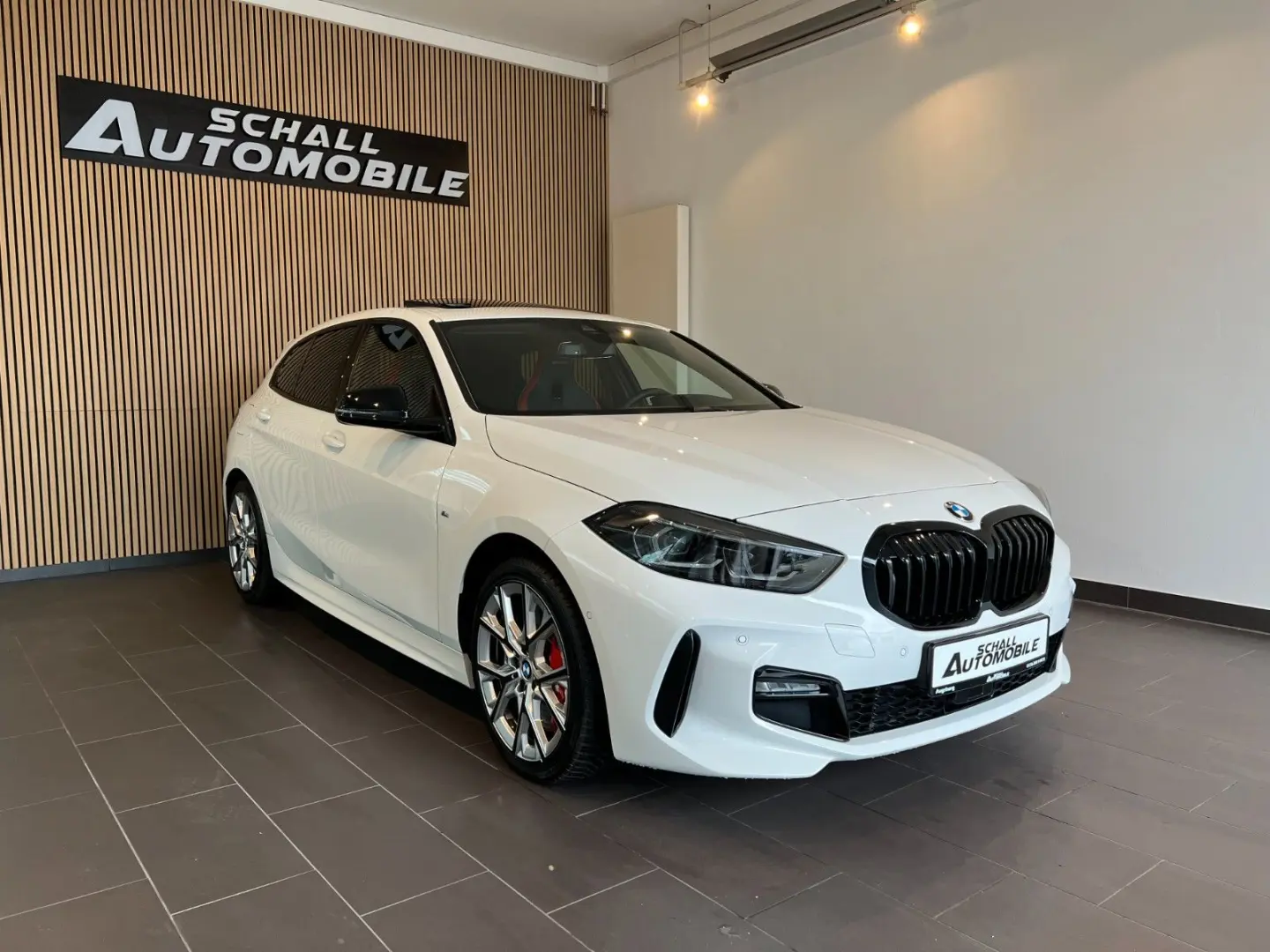 118i Edition Colorvision *M-SPORT/HUD/ACC/PANO*