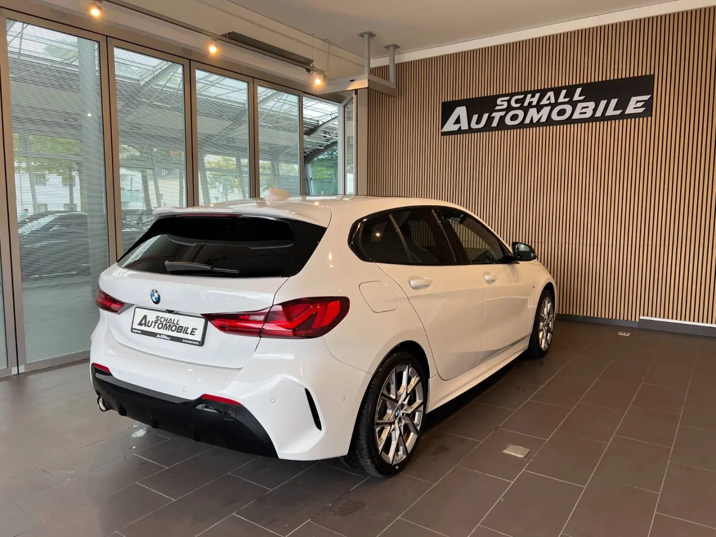 118i Edition Colorvision *M-SPORT/HUD/ACC/PANO*