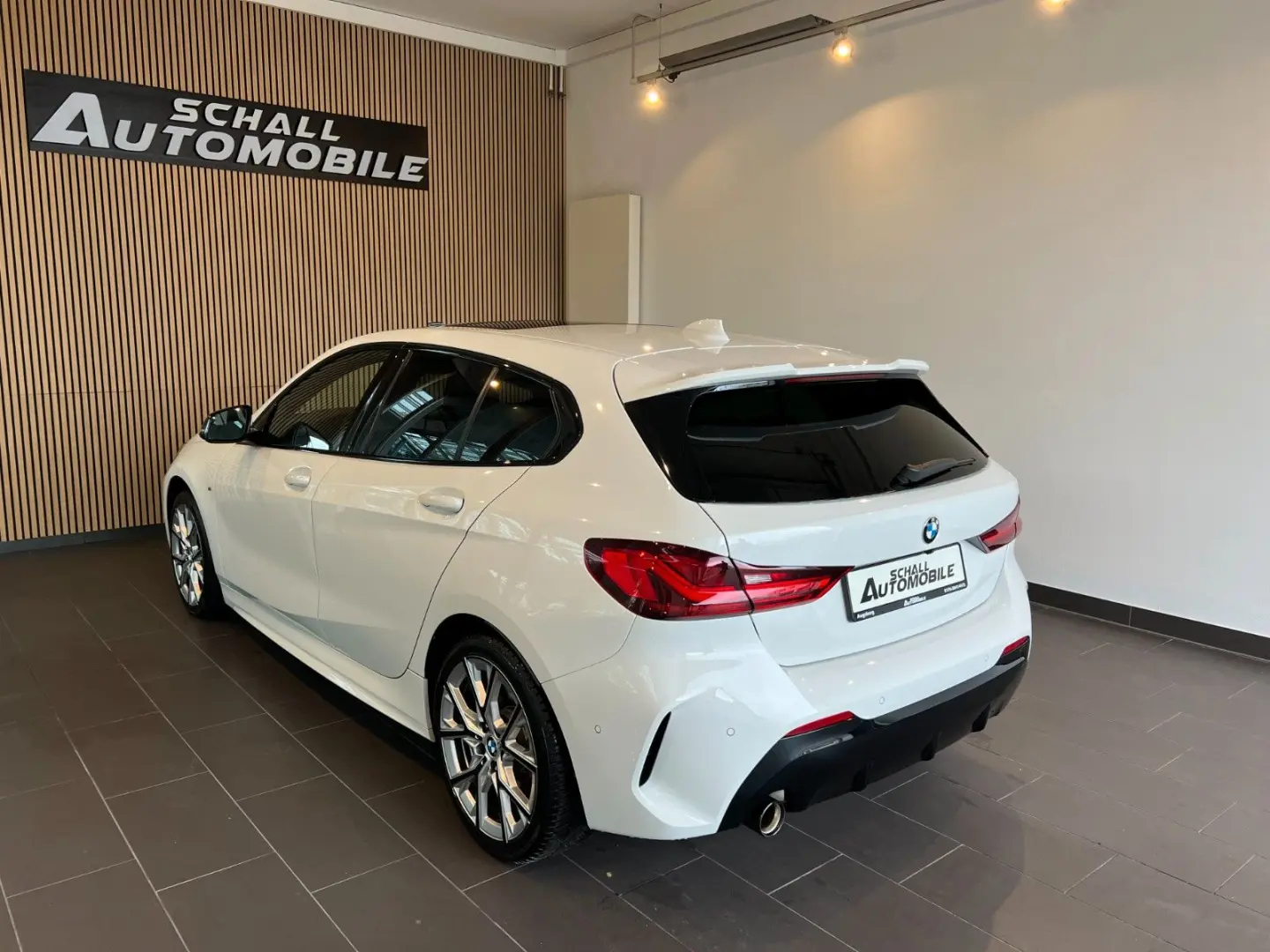 118i Edition Colorvision *M-SPORT/HUD/ACC/PANO*