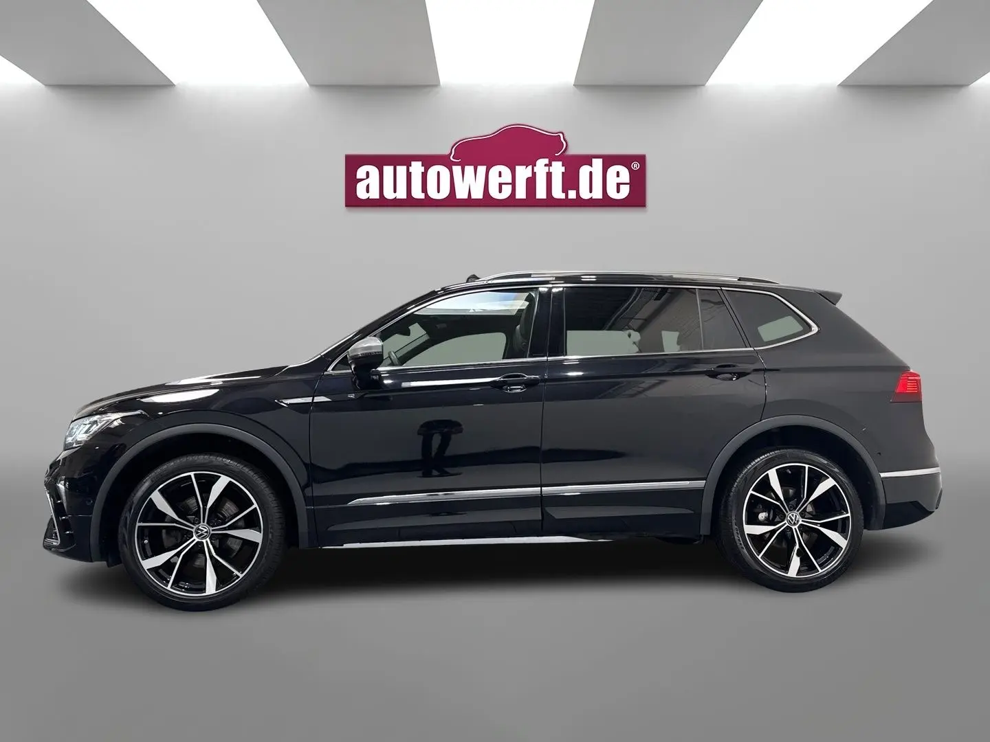 Tiguan Allspace 2.0 TSI 4M R LINE PANO AHK MATRI