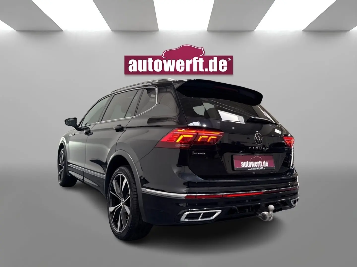 Tiguan Allspace 2.0 TSI 4M R LINE PANO AHK MATRI