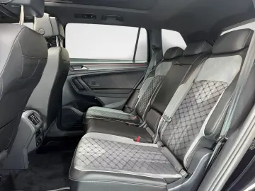 Tiguan Allspace 2.0 TSI 4M R LINE PANO AHK MATRI