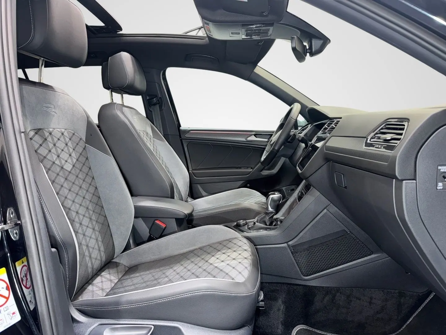 Tiguan Allspace 2.0 TSI 4M R LINE PANO AHK MATRI
