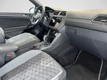 Tiguan Allspace 2.0 TSI 4M R LINE PANO AHK MATRI