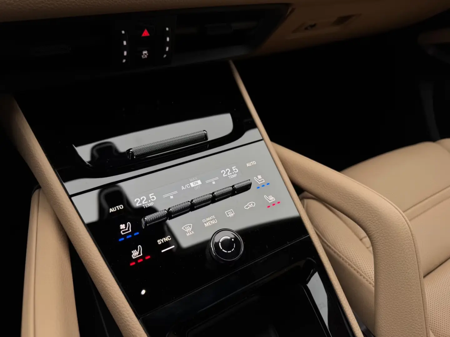 Porsche Cayenne E-Hybrid*AFIȘAJ PASAGER*
