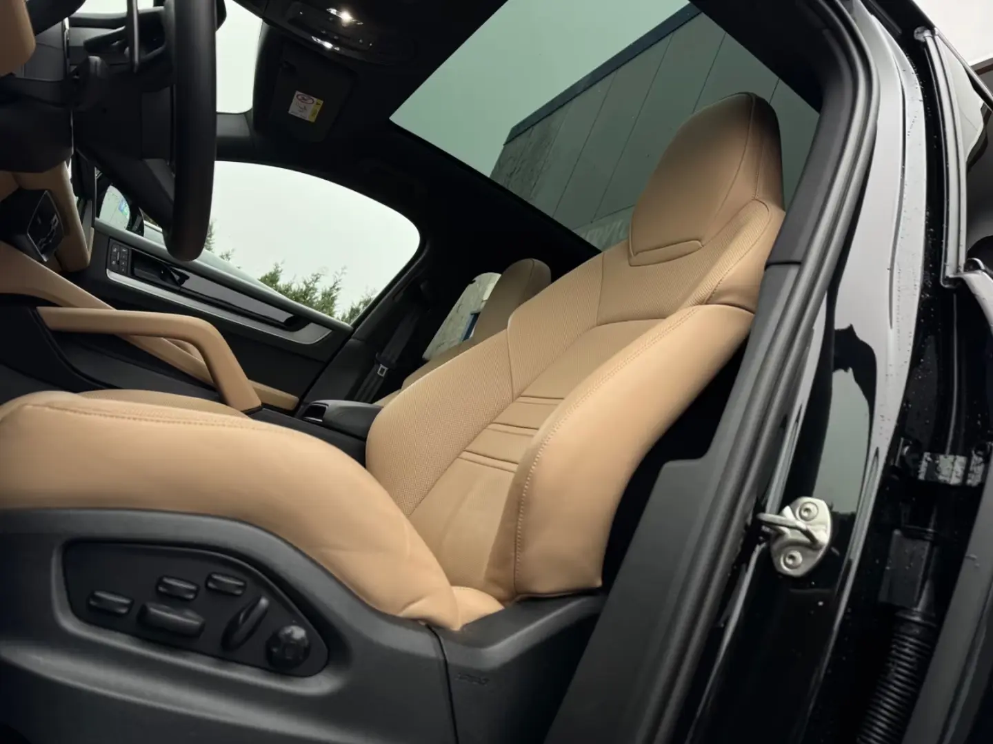 Porsche Cayenne E-Hybrid*AFIȘAJ PASAGER*