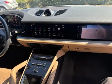 Porsche Cayenne E-Hybrid*AFIȘAJ PASAGER*