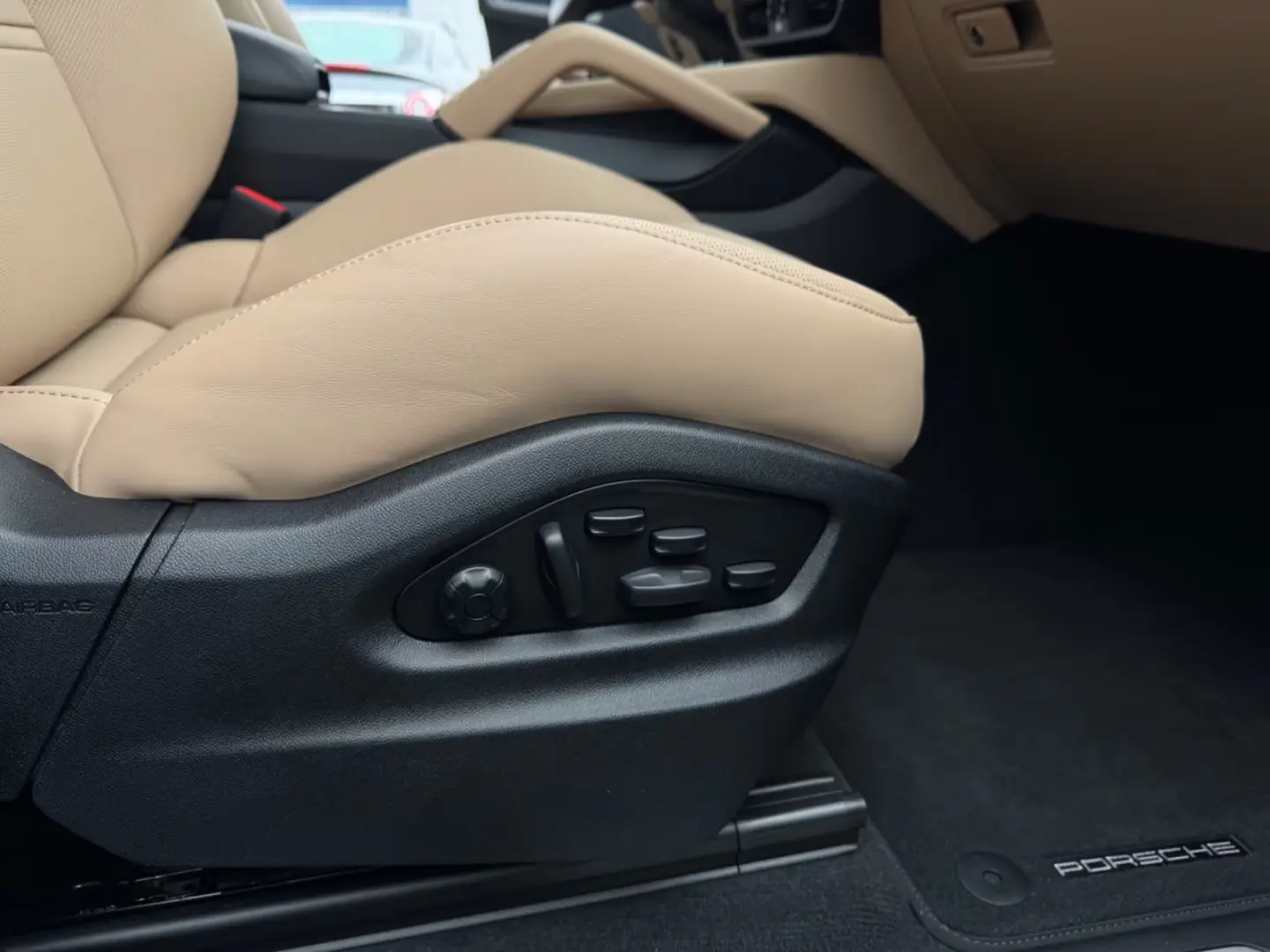 Porsche Cayenne E-Hybrid*AFIȘAJ PASAGER*