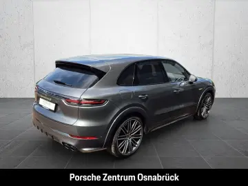 Cayenne Turbo S E-Hybrid Sport Chrono Hinterachs
