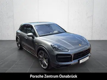 Cayenne Turbo S E-Hybrid Sport Chrono Hinterachs