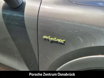 Cayenne Turbo S E-Hybrid Sport Chrono Hinterachs