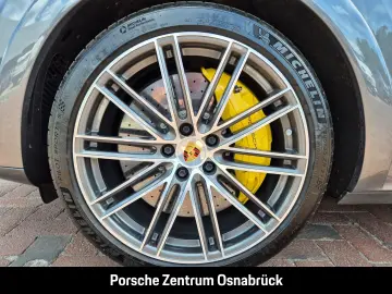 Cayenne Turbo S E-Hybrid Sport Chrono Hinterachs