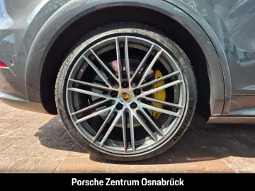 Cayenne Turbo S E-Hybrid Sport Chrono Hinterachs
