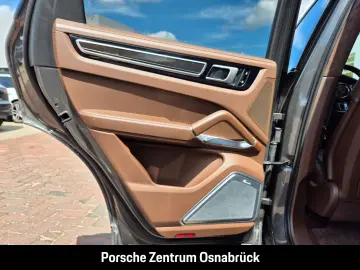 Cayenne Turbo S E-Hybrid Sport Chrono Hinterachs
