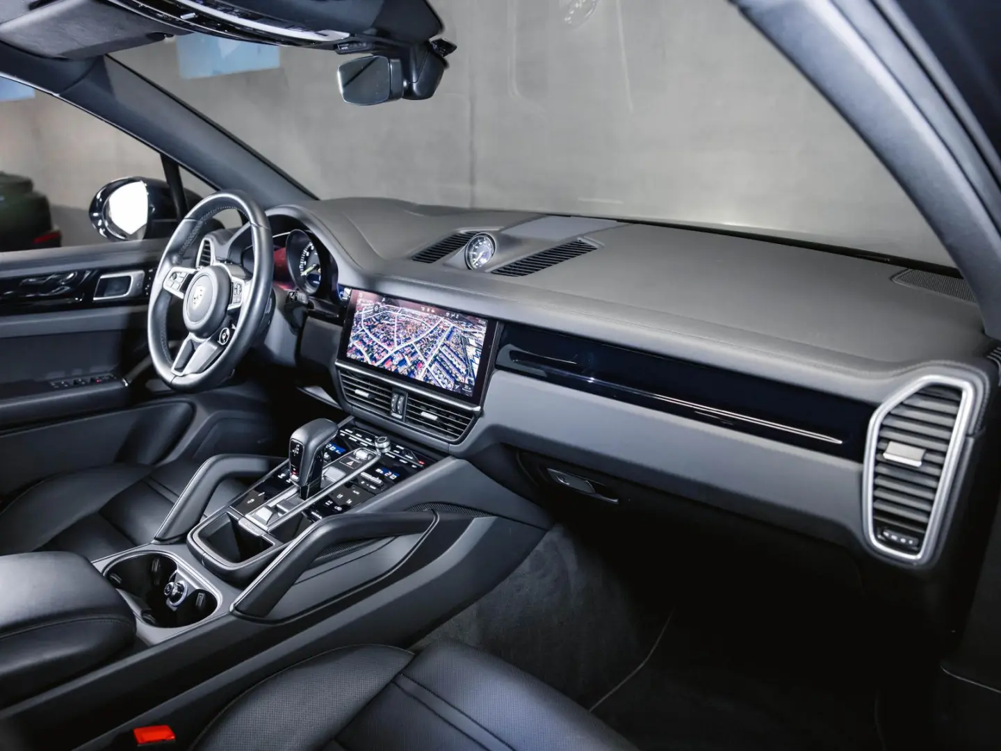 Cayenne E-Hybrid Panoramadach Luftfederung