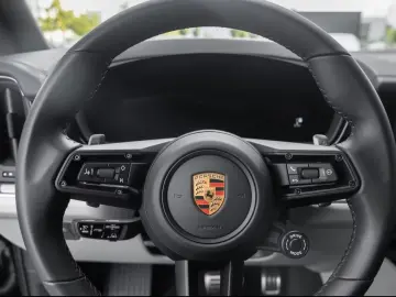 Porsche Cayenne S E-Hybrid BOSE