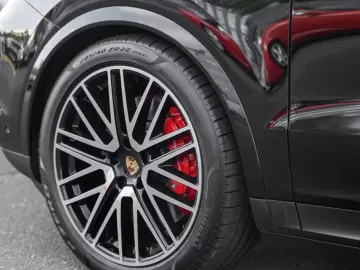 Porsche Cayenne S E-Hybrid BOSE