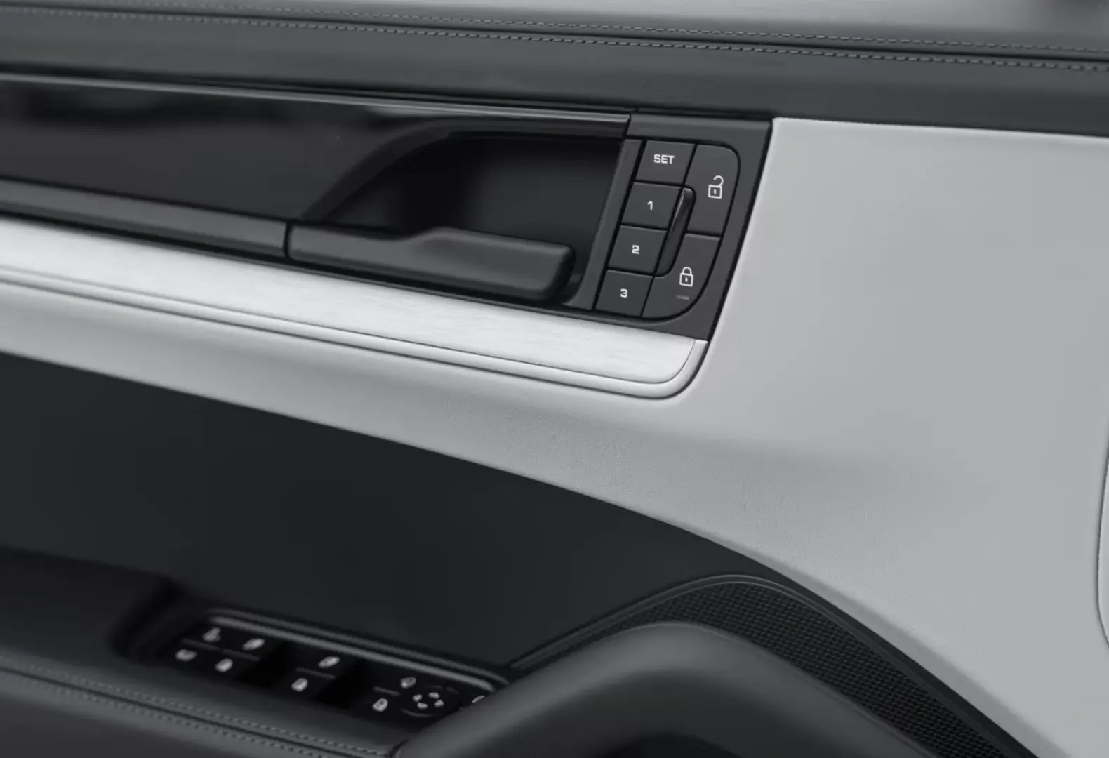 Porsche Cayenne S E-Hybrid BOSE