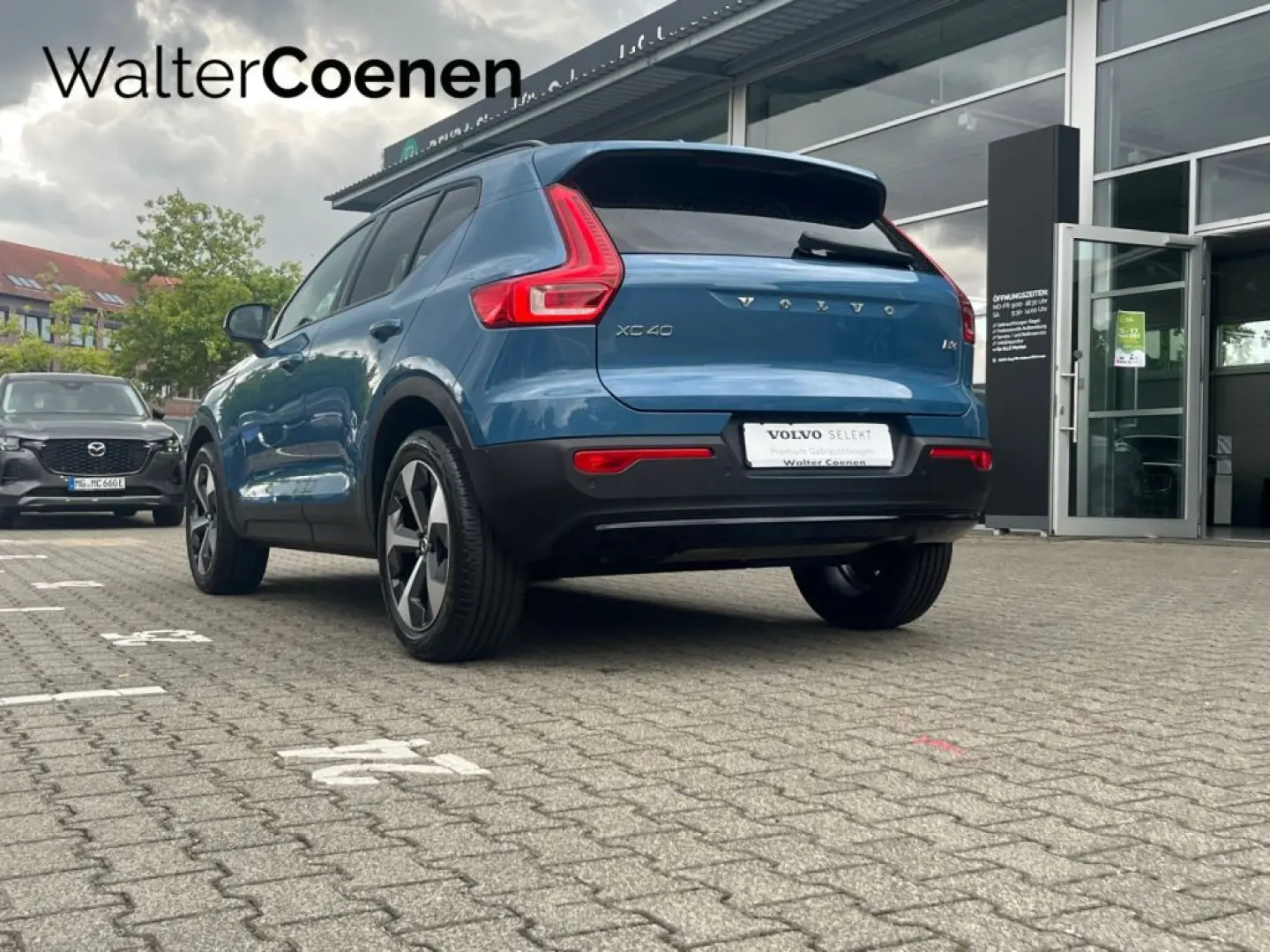 XC40 B3 B DKG Plus Dark 360° Pano Business-Paket