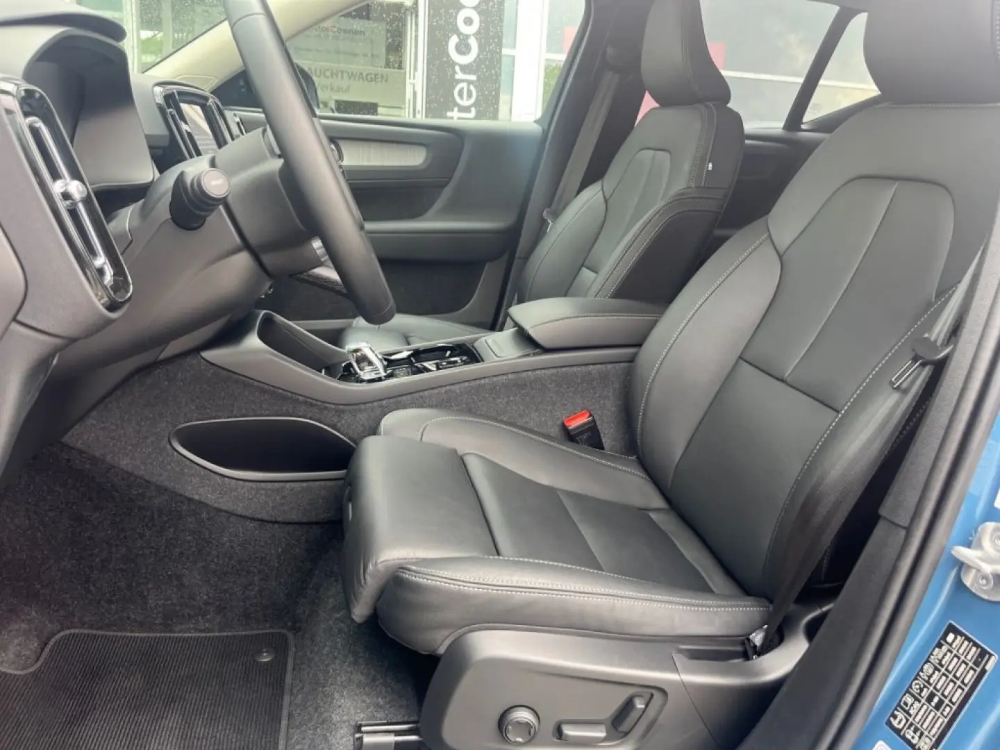 XC40 B3 B DKG Plus Dark 360° Pano Business-Paket