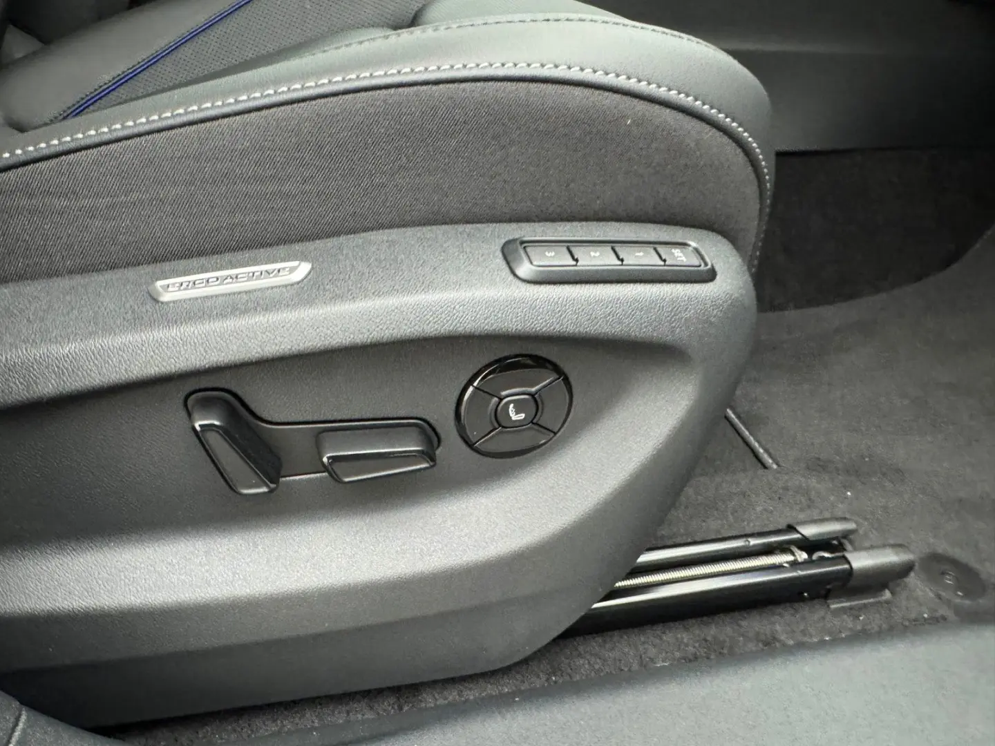 Tiguan PA TDI DSG 4M R-Line BlackLeder20Standh