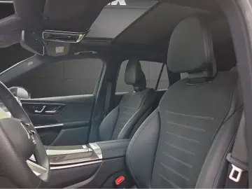 GLC 300 d 4M AMG+NIGHT+AHK+PANO+DISTR+20