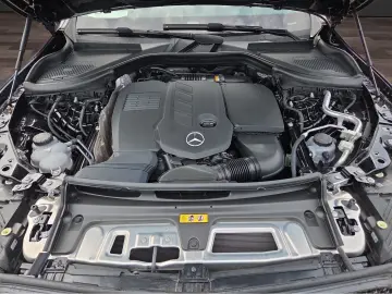 GLC 300 d 4M AMG+NIGHT+AHK+PANO+DISTR+20