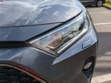 RAV4 2.5 ACC AUT LED Navi Fernlichtass. Kam. PDC