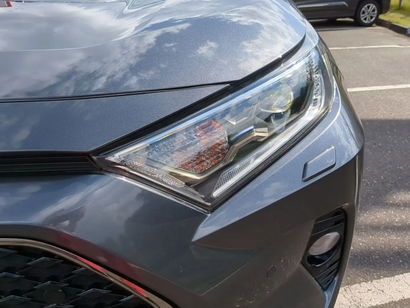 RAV4 2.5 ACC AUT LED Navi Fernlichtass. Kam. PDC