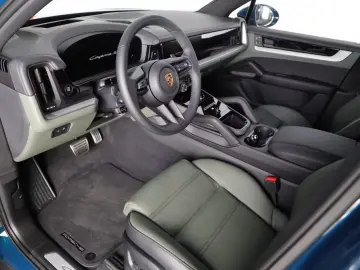 Porsche Cayenne V8 NEUESMODEL STAND PANO