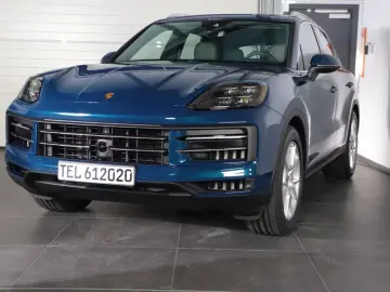Porsche Cayenne V8 NEUESMODEL STAND PANO